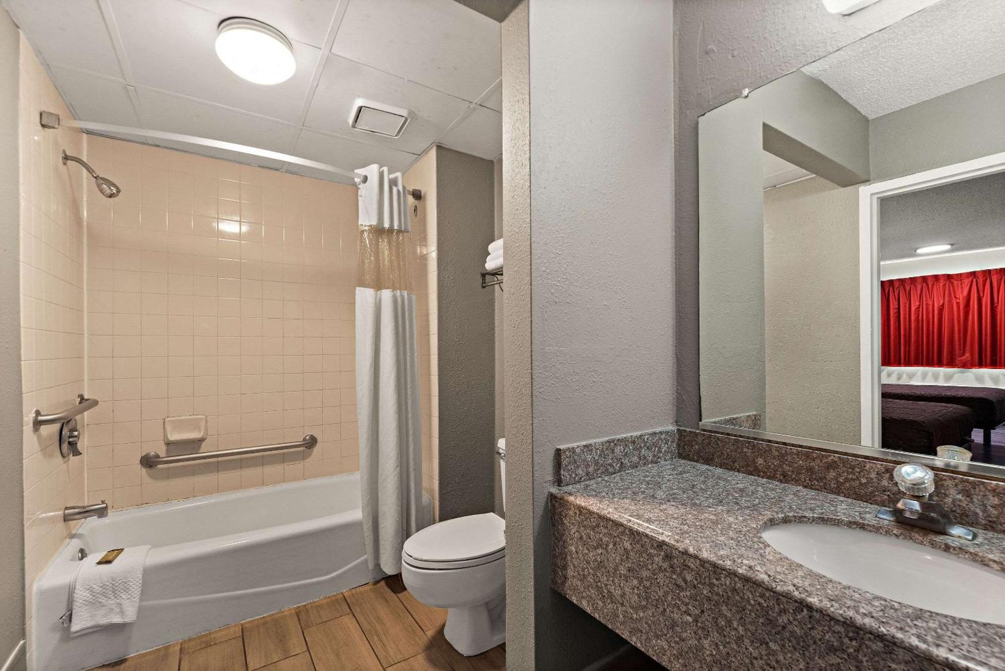 Rodeway Inn Brooklawn Kültér fotó