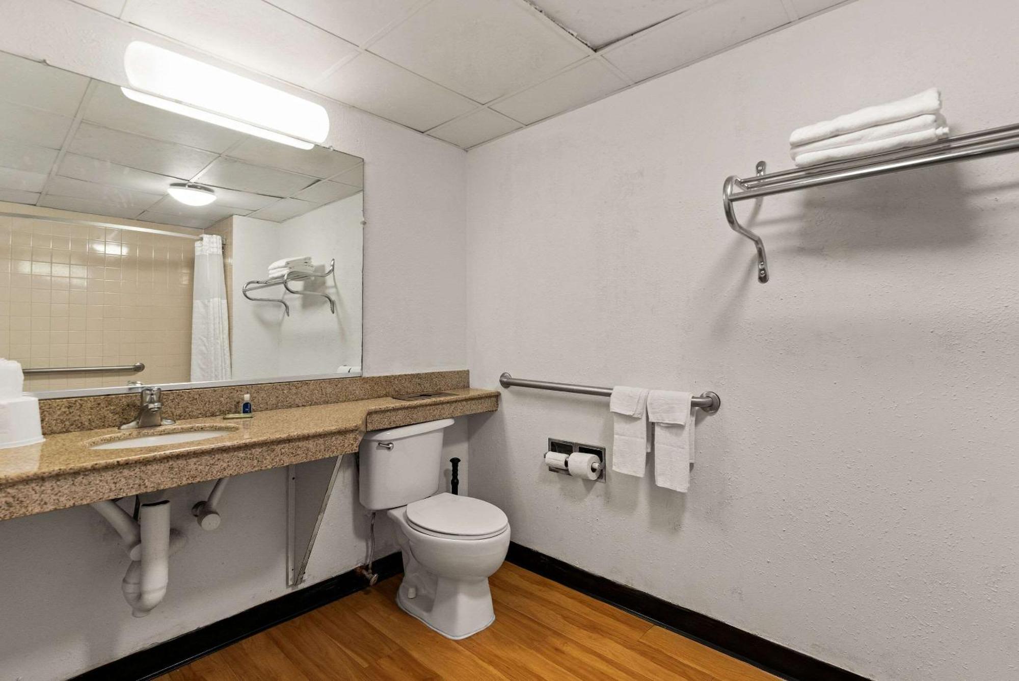 Rodeway Inn Brooklawn Kültér fotó