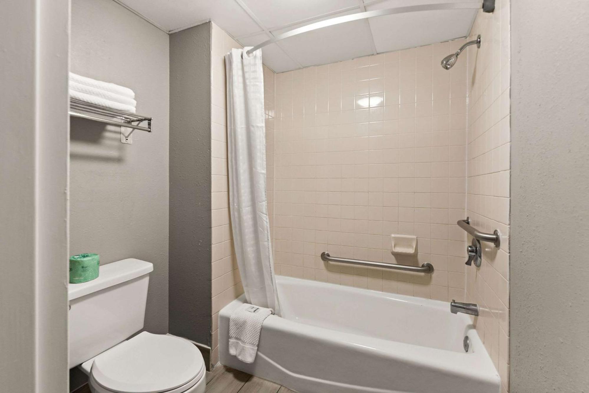 Rodeway Inn Brooklawn Kültér fotó