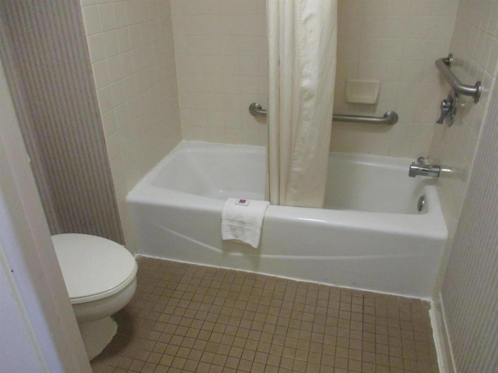 Rodeway Inn Brooklawn Kültér fotó